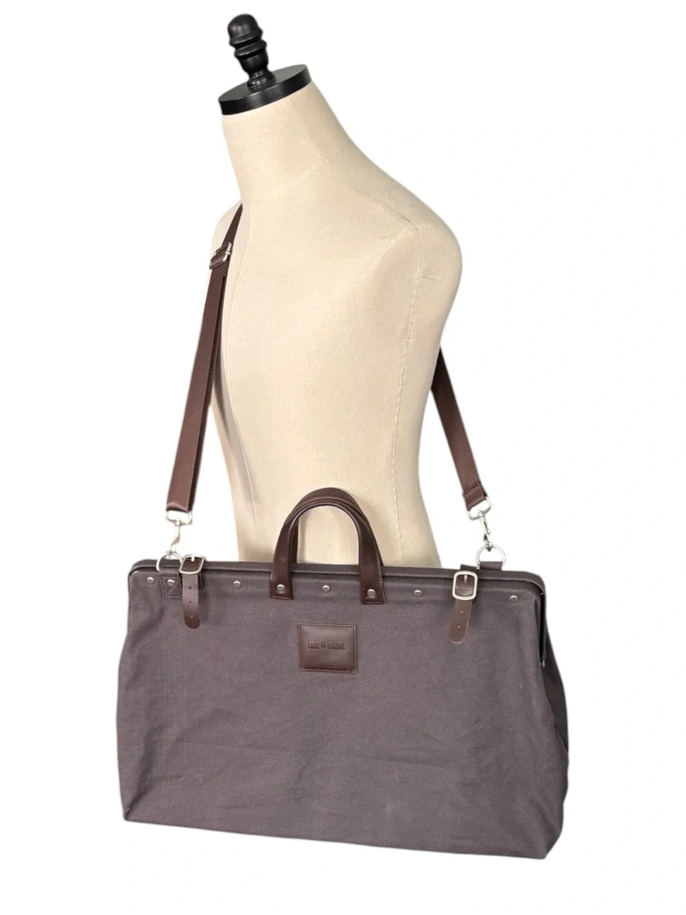 Line of Trade No. 0312 Canvas Weekender Bag in gray with leather trim | Regular